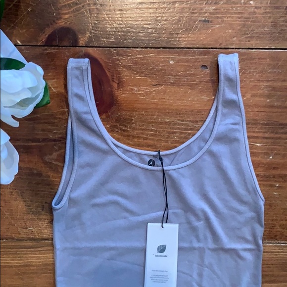 NWT Avocado Sport Tank - Picture 3 of 8